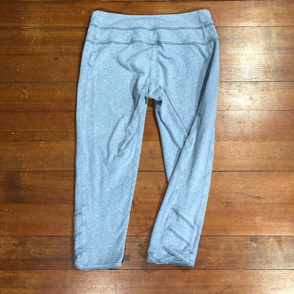 Athleta Ruffle Capris - Picture 3 of 8